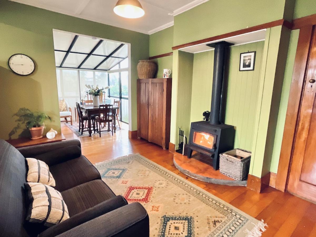 Cabbage Tree - Summer Or Winter Beachfront Haven Papamoa Exterior photo